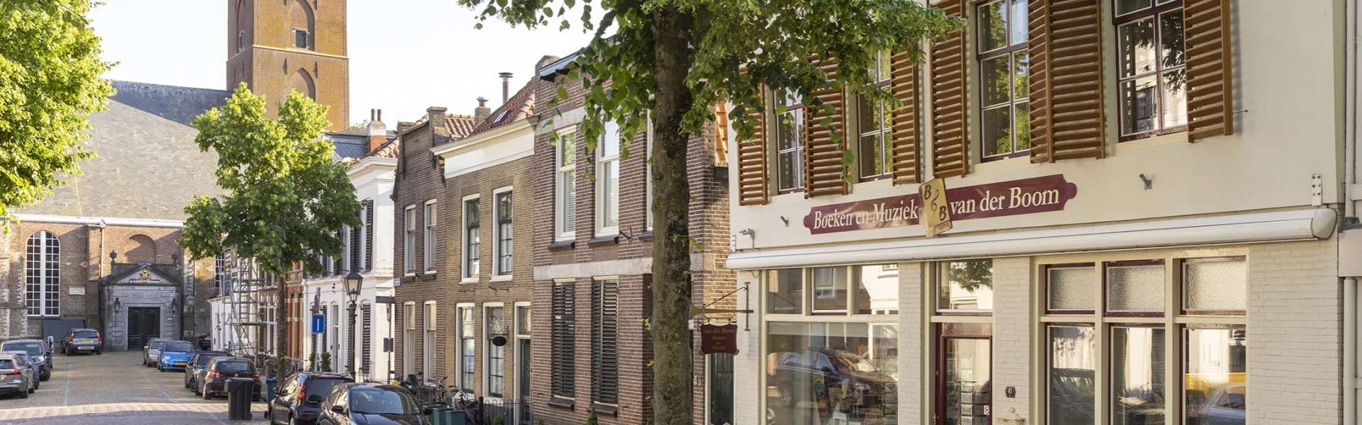 zijaanzicht rechts pand.jpg